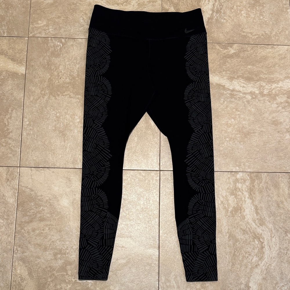 Nike Dri-Fit High Rise Full Length Black Patterned Leggings size Large